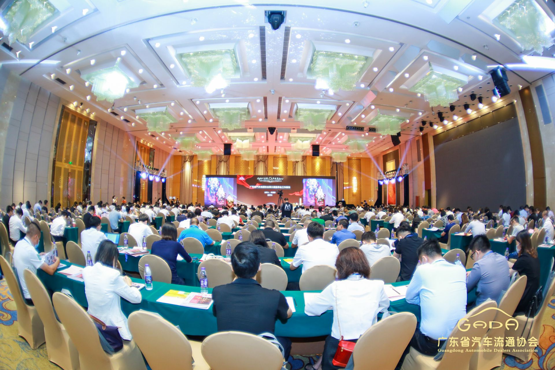 喜报丨安博app登录入口-安博(中国)“包揽”省汽车流通行业颁奖礼53项大奖(图1)