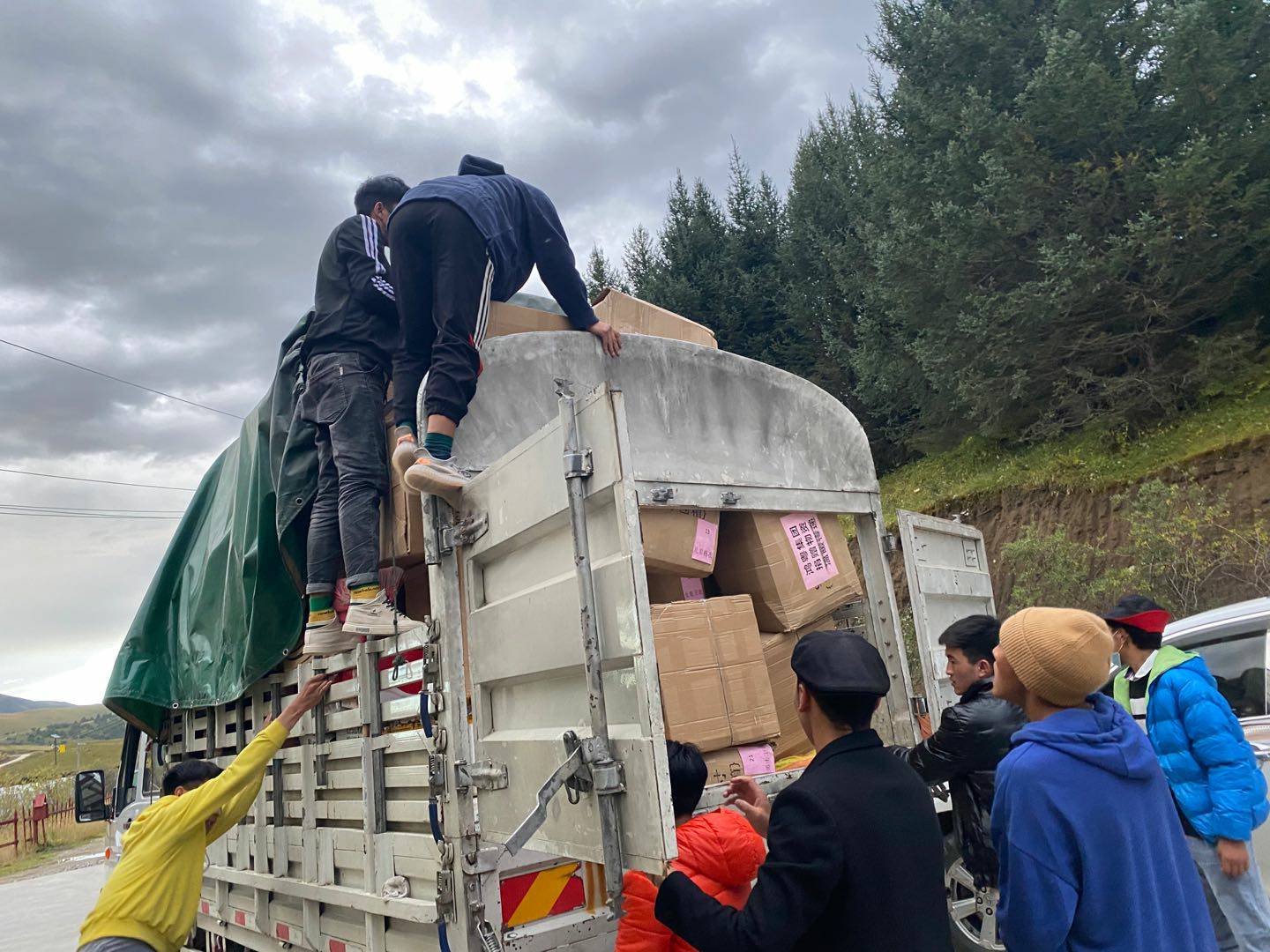 安博app登录入口-安博(中国)公益回顾丨家国同欢月同圆 温暖满载甘孜州(图5)