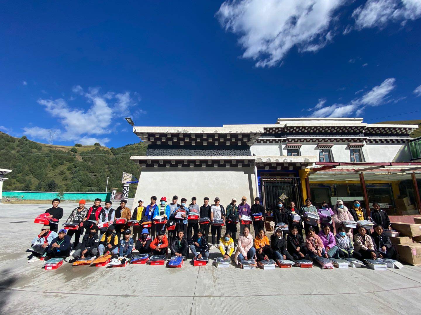 安博app登录入口-安博(中国)公益回顾丨家国同欢月同圆 温暖满载甘孜州(图8)